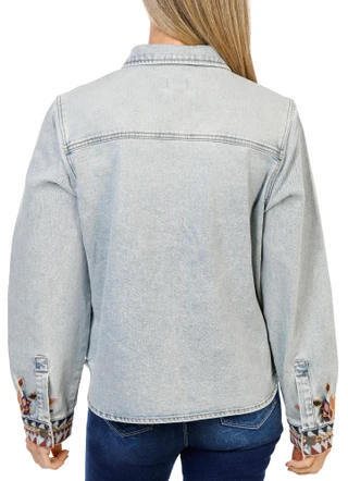 Thumbnail 2: DW Women's Aztec Embroidered Button Up Denim Jacket 