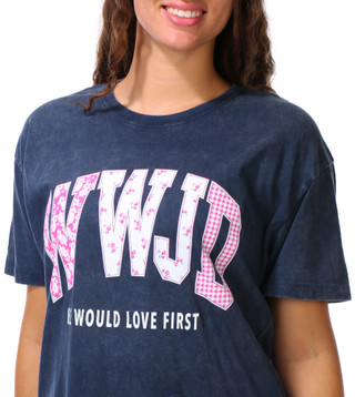 Thumbnail 2: Vintage threadz Juniors Graphic Boyfriend Tee 