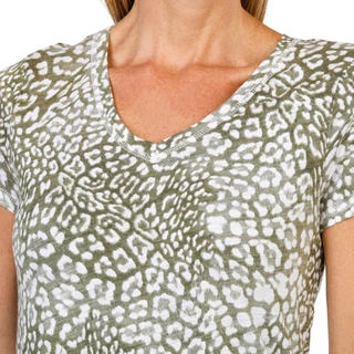Thumbnail 2: Blue Sol Women's Petite Short Sleeve Leopard Print V-Neck Top  
