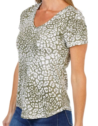Thumbnail 3: Blue Sol Women's Petite Short Sleeve Leopard Print V-Neck Top  