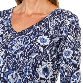 Thumbnail 2: Blue Sol Women's Long Sleeve V-Neck Print Luxey Tee  