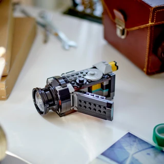 Thumbnail 6: LEGO Boys' Retro Camera 3-in-1 Building Set 