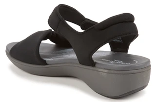 Thumbnail 2: Clarks Women's Breeze Rae Sara Sandals 