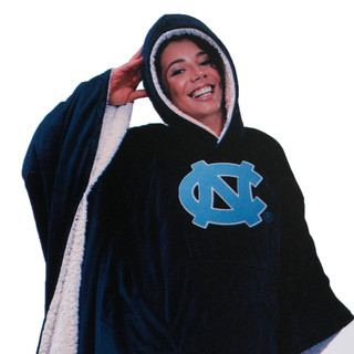 Thumbnail 2: North Carolina Tarheels Deluxe Plush Sherpa Wearable Throw 