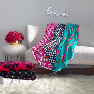 Thumbnail 6: Betsey Johnson Betsey Johnson Betsey Signature Throw Blanket 