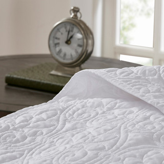 Thumbnail 18: Madison Park Madison Park Quebec Reversible Bedspread Set 