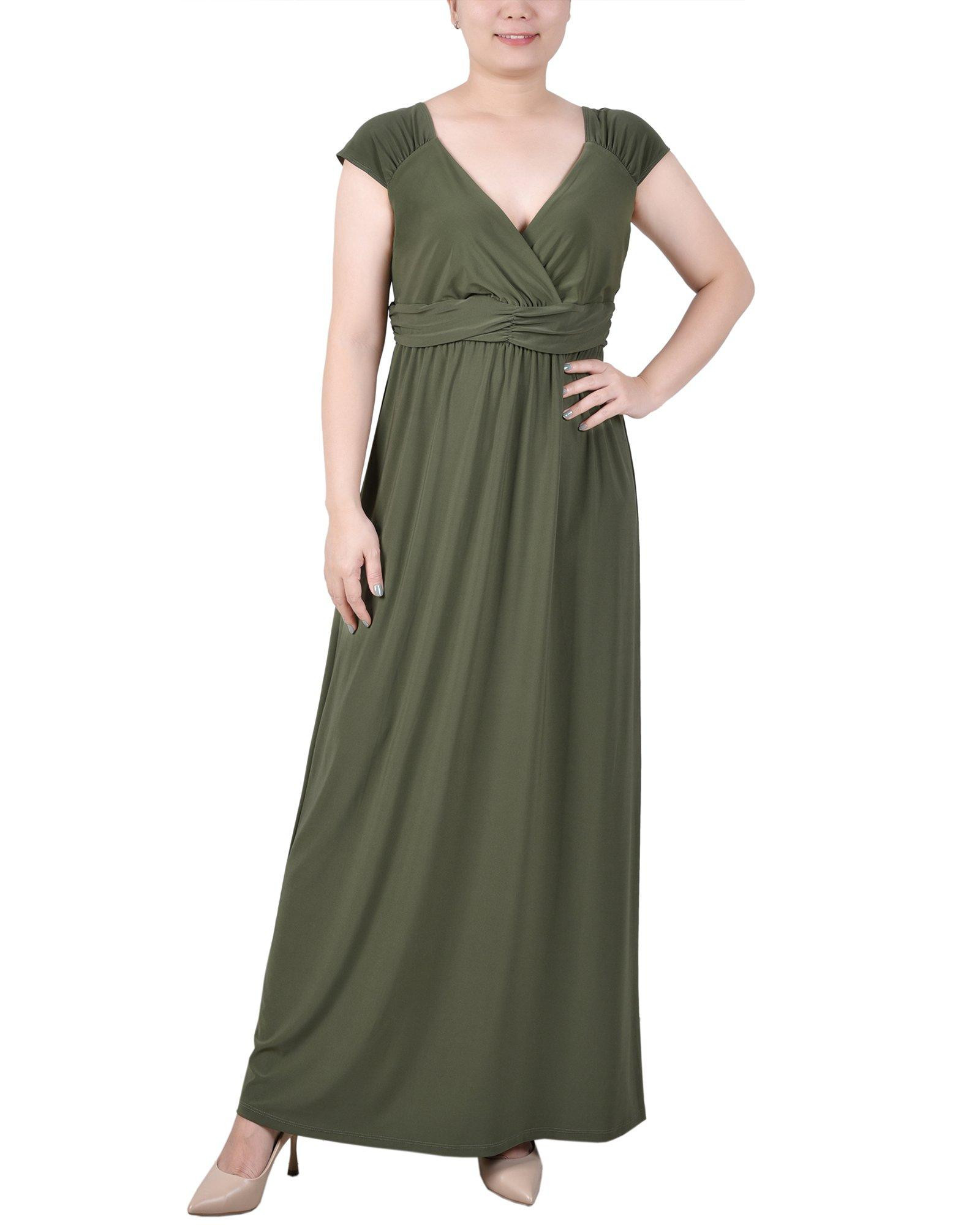 green emerald velvet dress Women's Long Ruffle Dresses Crewneck Neck Long Lantern Sleeve Long Dress  Casual Apricot Flowy Mini Dress Empire Waist Boho Maxi Dress at Amazon  Women's Clothing store main image 1