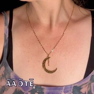 Fun and easy-to-wear necklaces with charms and glass crystals finished on a 20" plated brass chain.
The Moon Pendant is approximately 1.75" tall. Fun and easy-to-wear necklaces with charms and glass crystals finished on a 20" plated brass chain.
The Moon Pendant is approximately 1.75" tall.