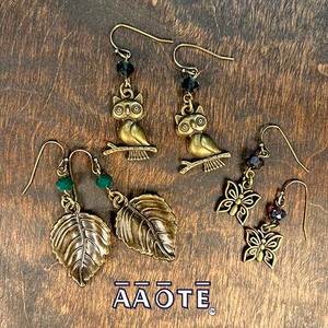 A chance to make a custom pair of charm earrings with your choice of glass crystal. 

It's best to schedule in-advance but if possible we will happily accomodate your walk-in custom activity. Sign up by purchasing one ‘unit’ for each attendee (or for each unit you'd like to make). Once you checkout, we will be in-touch within 24 hours to schedule your activity for a day and time that works for all. There will be no refund for cancellations however if you contact us 24 hours prior to your scheduled visit we will be happy to reschedule your visit. In the event of bad weather we will automatically reschedule and work out another time slot.

For this activity, you'll get to pick out the charms and crystal we will assemble it for you. No experience is required. 

On-site at AAOTE we max out at 6 participants.

We offer our activities on-site at AAOTE as well as can commute to your location for $1/mile (to be billed prior to visit), min sign up of 8 people. Max at-once is 10 but this is a quick activity (approx 1.5 hours per session) so could have multiple sessions in one visit.