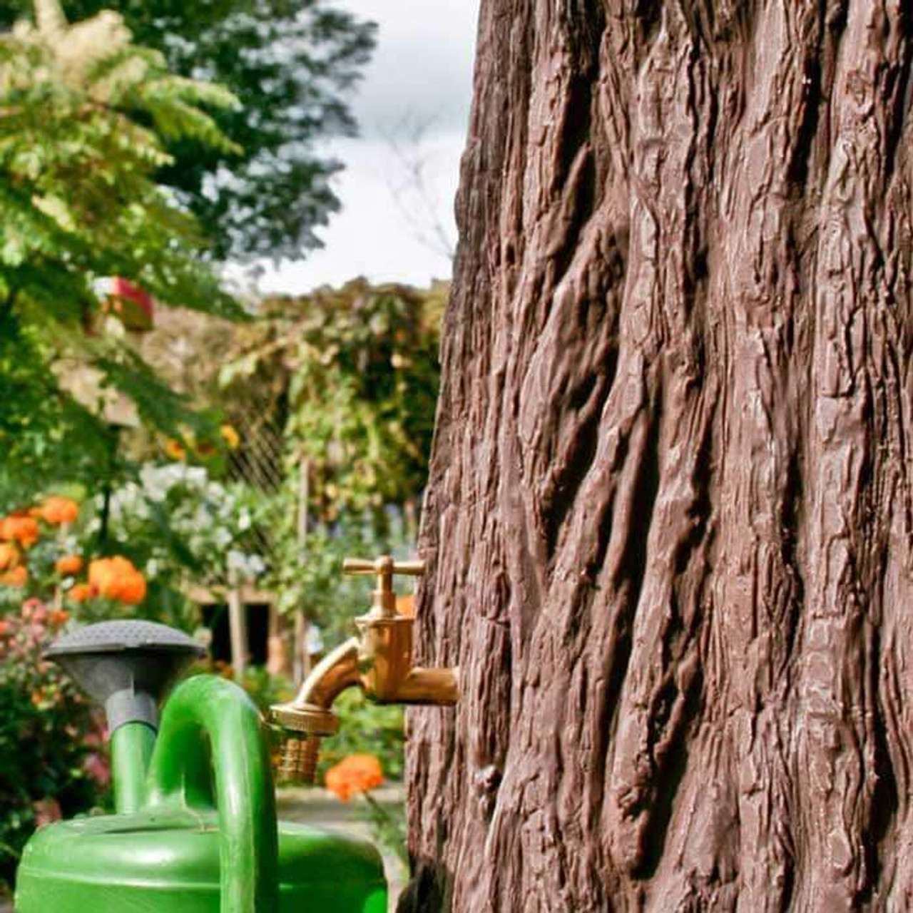 Close up of the texture of the Tree Trunk effect on the water butt.