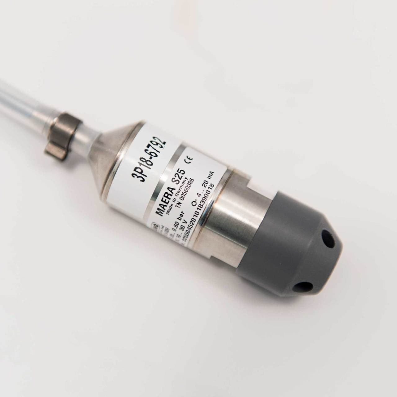 Submersible Pressure Transducer Submersible Pressure Transmitter 0.6 bar with 10m of Cable - close up