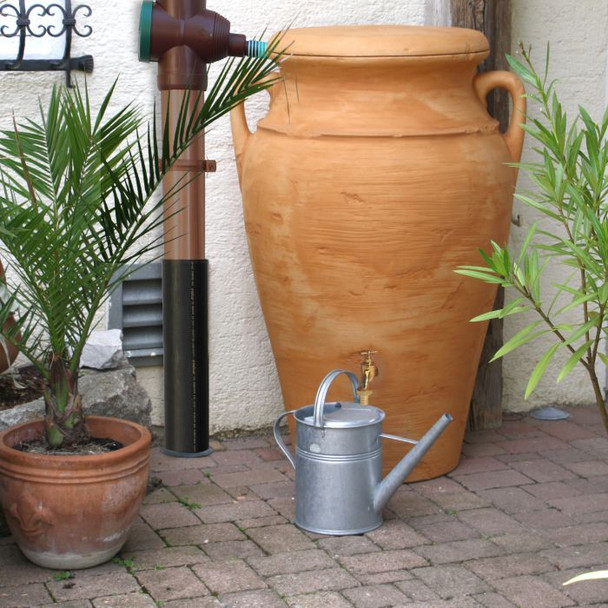 How to collect rainwater by connecting the downpipe to the water butt.