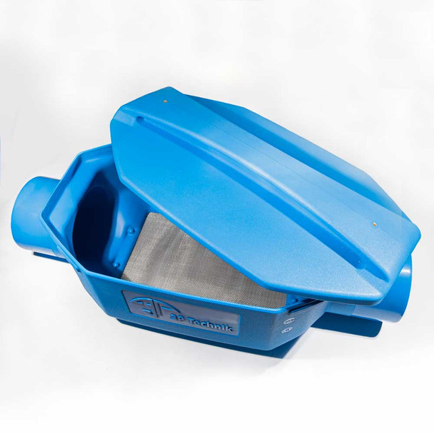 3P Flat Filter showing stainless steel filter mesh and easily removable lid. 3P Flat Filter showing stainless steel filter mesh and easily removable lid.