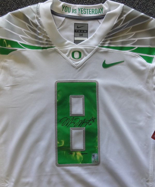 Oregon Ducks Marcus Mariota Autographed White Nike Jersey 