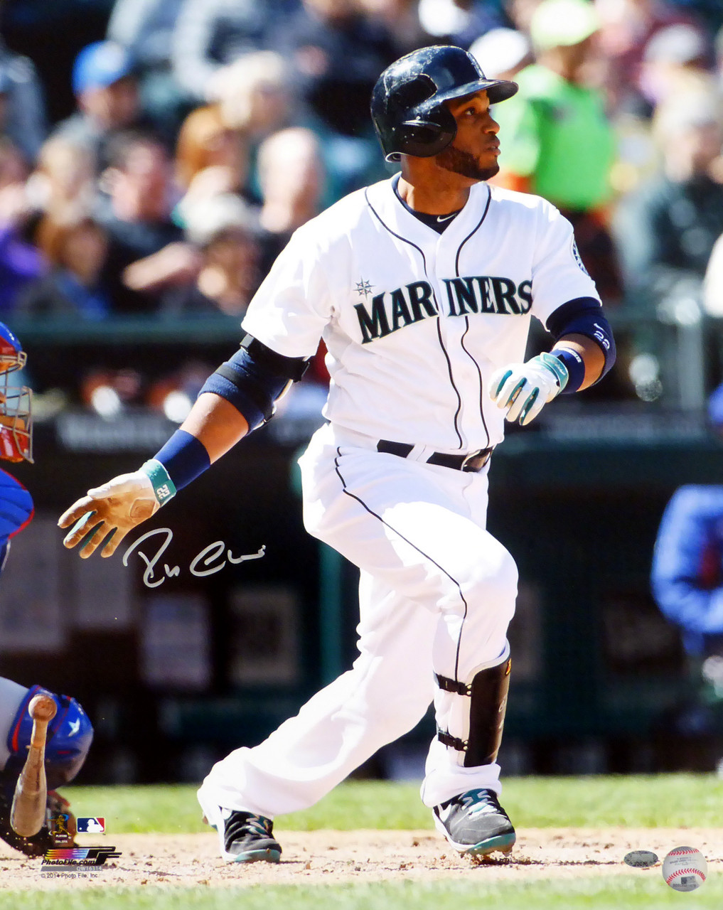 Autographed Robinson Cano Picture - BECKETT 8x10