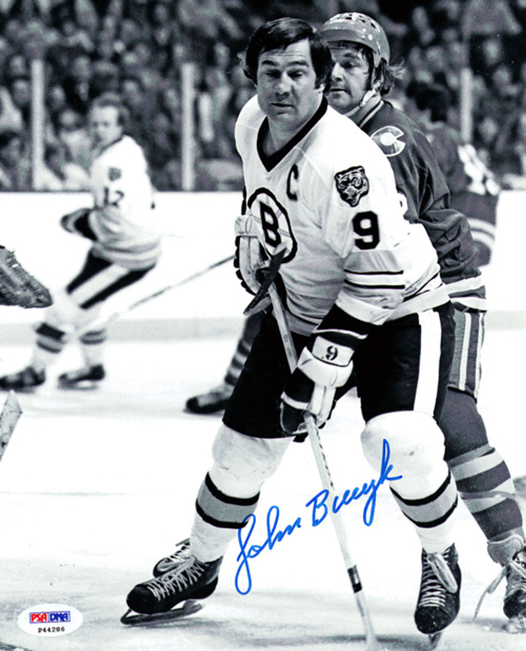 Hof John Bucyk 1967-68 Topps Signed Autographed Card #42 Boston Bruins
