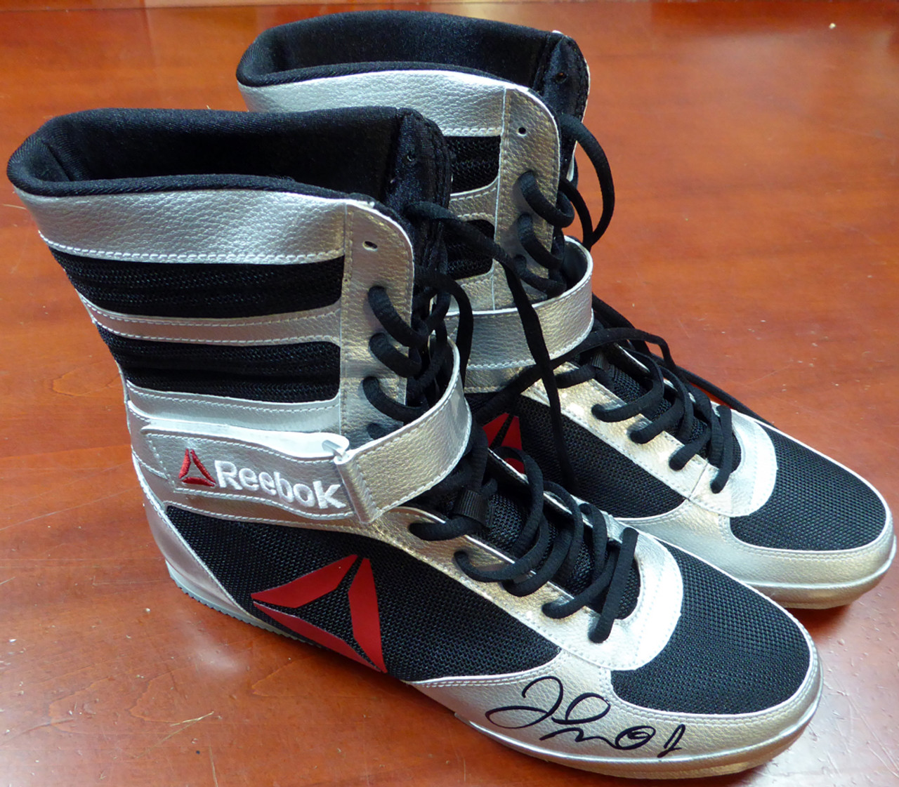 Floyd Mayweather Jr. Autographed Reebok Silver Boxing Shoes Beckett BAS  Stock #121801 - Mill Creek Sports