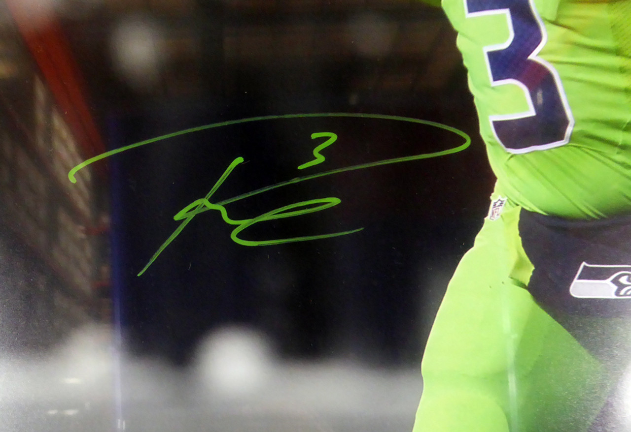 RUSSELL WILSON AUTOGRAPHED FRAMED 16X20 PHOTO SEAHAWKS COLOR RUSH RW 126674