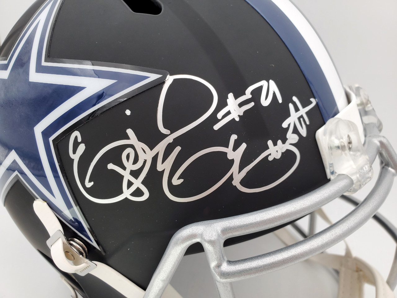 Ezekiel Elliott Signed Cowboys Full-Size Authentic On-Field Chrome SpeedFlex  Helmet (Beckett)