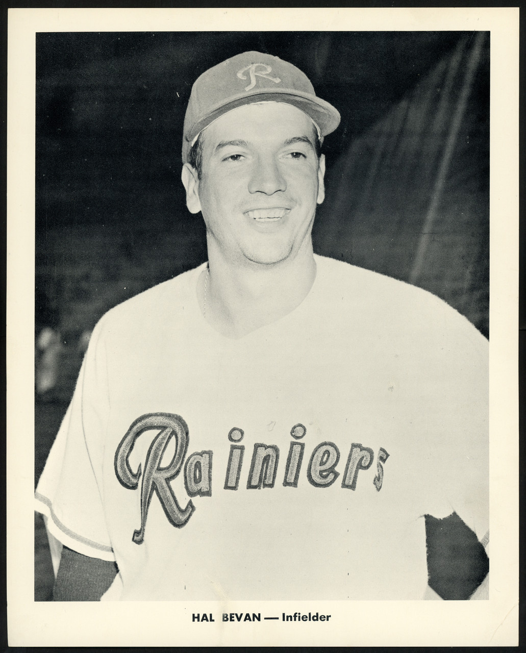 George Munger 1956-59 Seattle Rainiers Popcorn 8x10 Premium Card SKU  #151541 - Mill Creek Sports