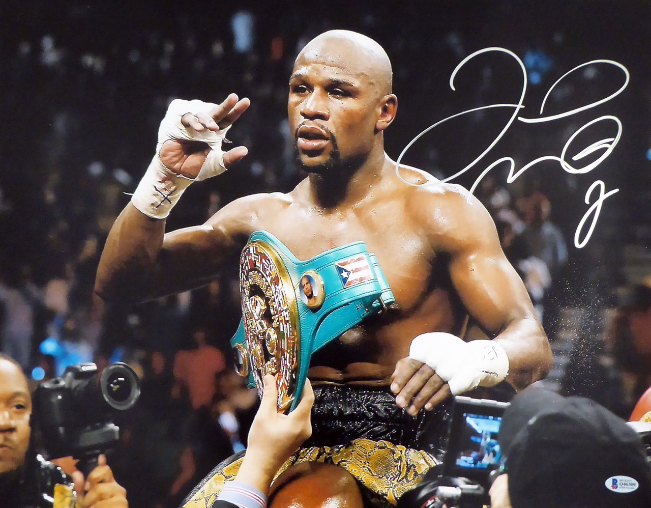 Floyd Mayweather Jr. Autographed 16x20 Photo Beckett BAS Stock