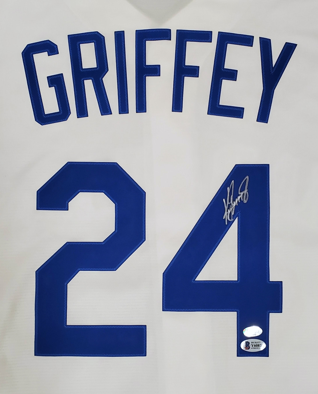 Seattle Mariners Ken Griffey Jr. Autographed White Nike Throwback Jersey  Size XXL Beckett BAS & MCS Holo Stock #185605