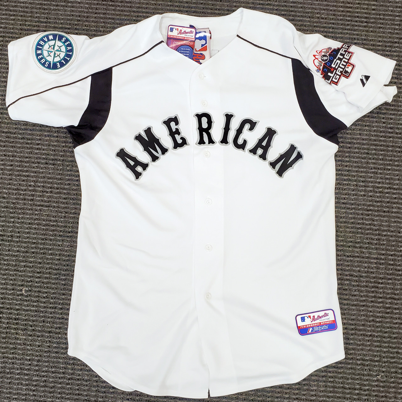 Seattle Mariners Ichiro Suzuki Autographed White Authentic Mitchell & Ness  2001 All Star Patch Jersey Size 48 IS Holo Stock #217976 - Mill Creek Sports