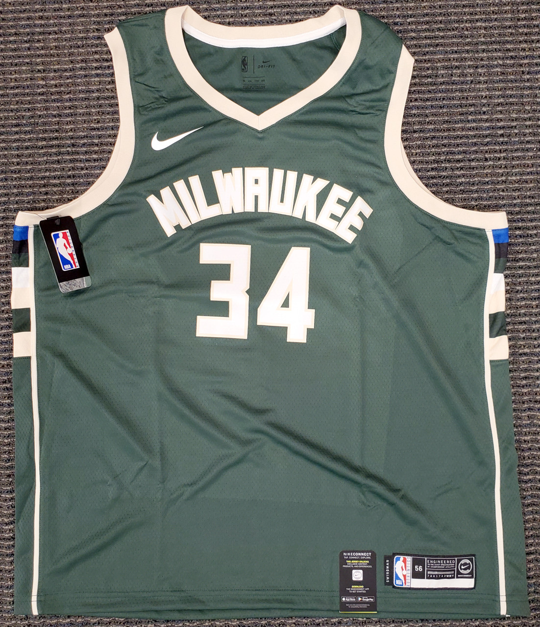 NikcoSports Milwaukee Bucks Giannis Antetokounmpo Autographed Green Jersey