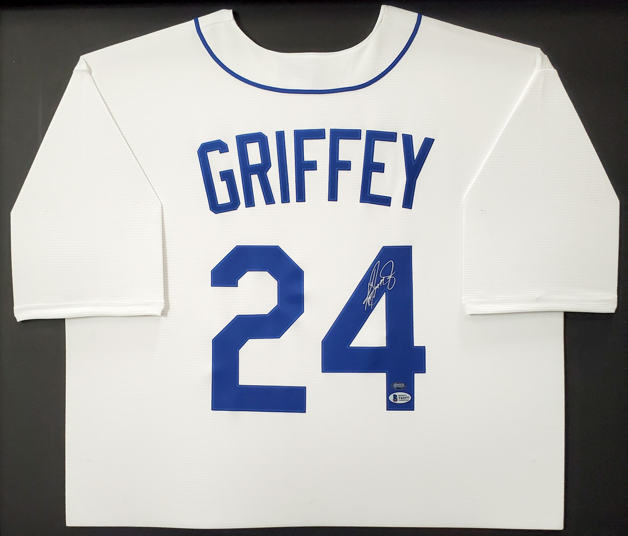 Seattle Mariners Ken Griffey Jr. Autographed Framed White Nike Throwback  Jersey Beckett BAS & MCS Holo Stock #191174 - Mill Creek Sports