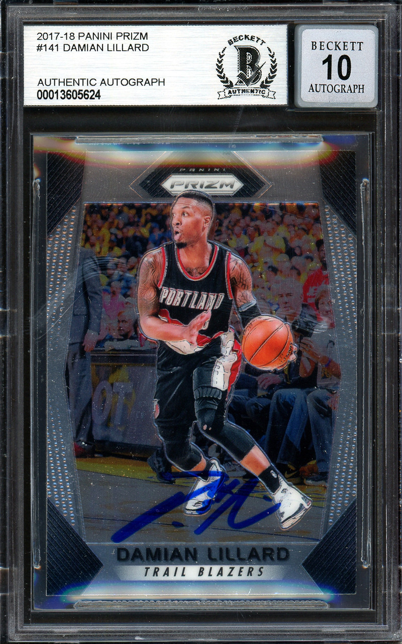 Damian Lillard Autographed 2017-18 Panini Prizm Card #141 Portland