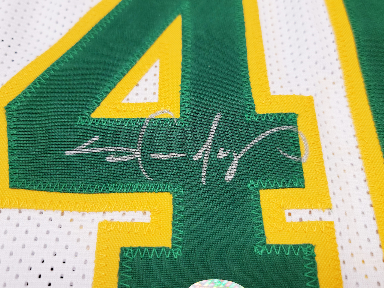 Seattle Supersonics Shawn Kemp Autographed White Jersey MCS Holo Stock  #202426