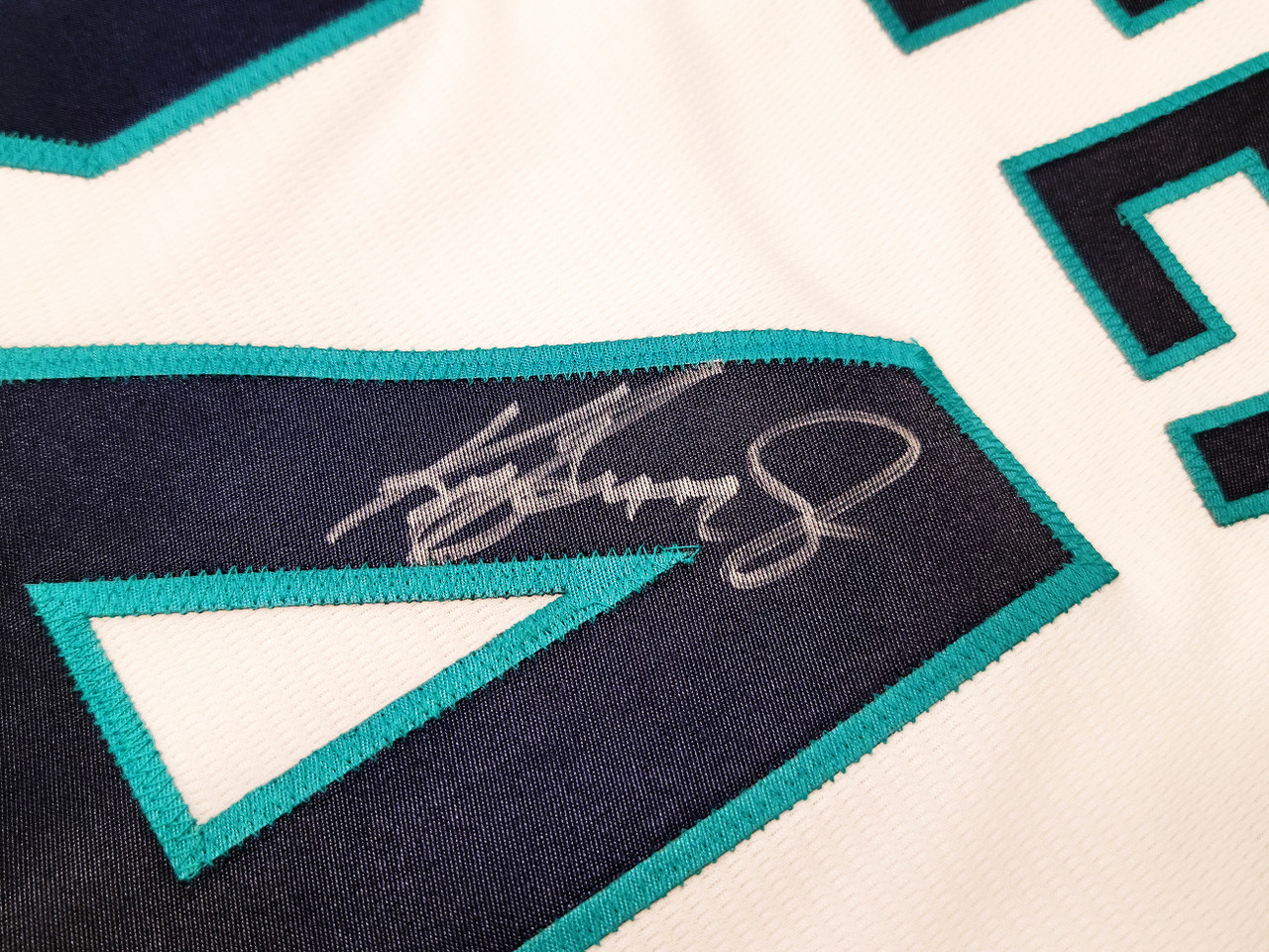 Seattle Mariners Ken Griffey Jr. Autographed White Nike Cooperstown Edition  Jersey HOF Patch Size M Beckett BAS QR Stock #206022 - Mill Creek Sports