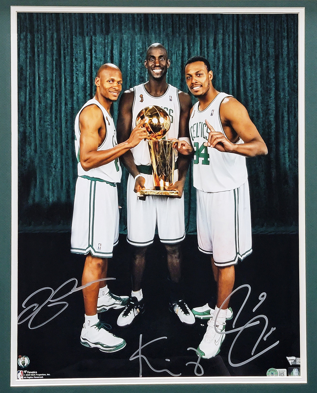 Boston Celtics Kevin Garnett Autographed Green Jersey Beckett BAS QR Stock  #203548 - Mill Creek Sports