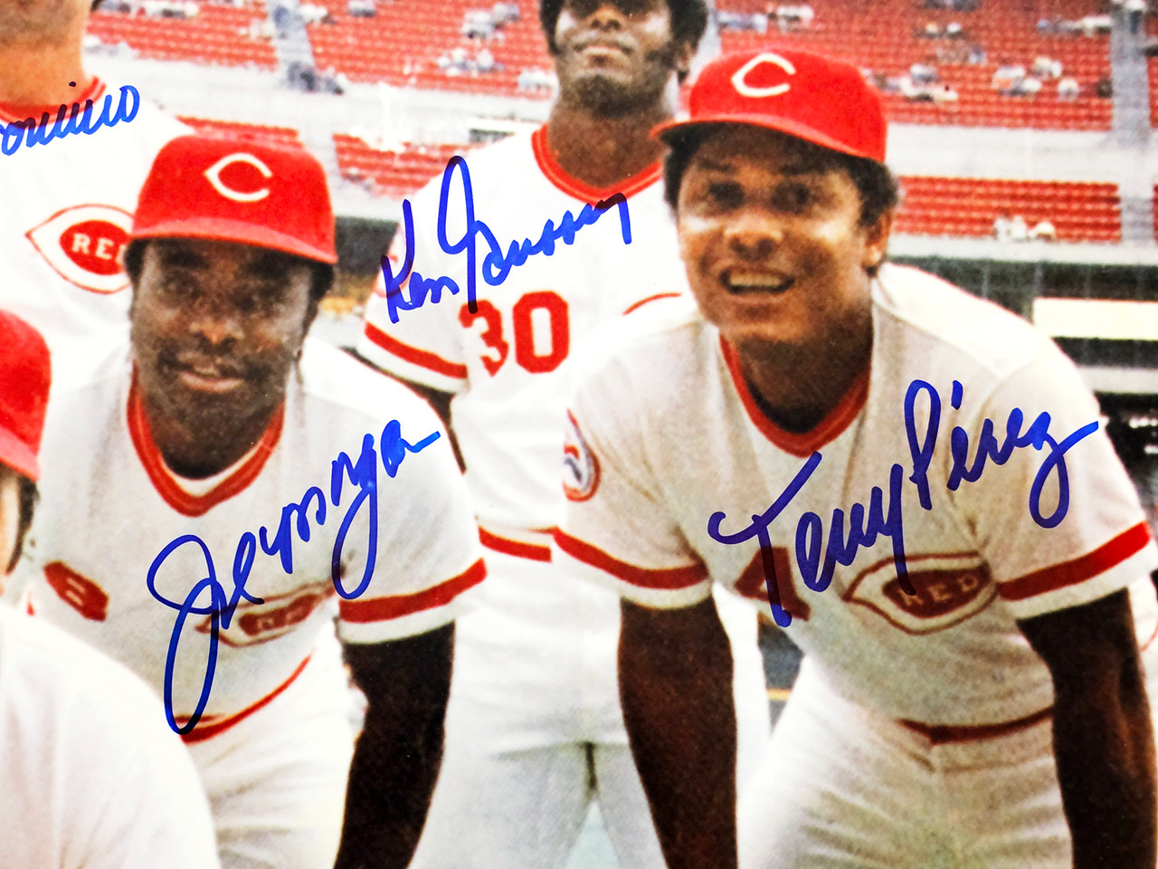 Dave Concepcion Autographed Official MLB Baseball Cincinnati Reds Big Red  Machine Beckett BAS Witness Stock #215691 - Mill Creek Sports