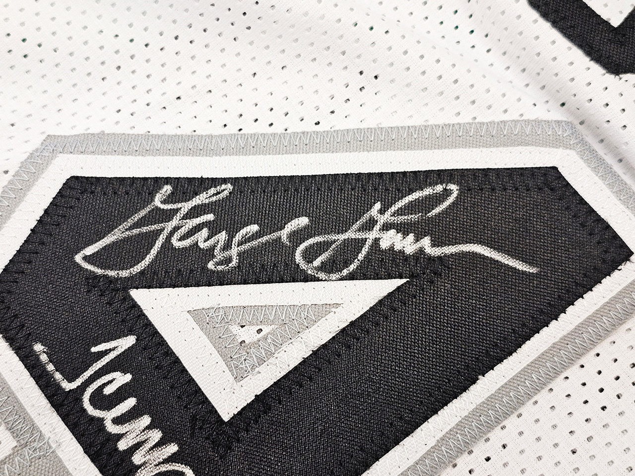 George Gervin Signed San Antonio Spurs Photo Jersey Inscribed HOF 96 –
