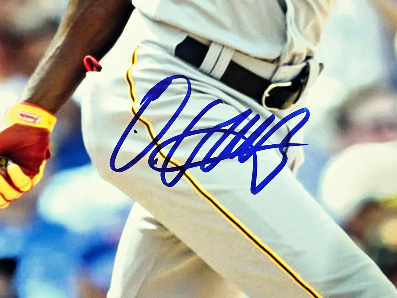 Oneil Cruz Autographed 16x20 Photo Pittsburgh Pirates Beckett BAS QR Stock  #218689 - Mill Creek Sports
