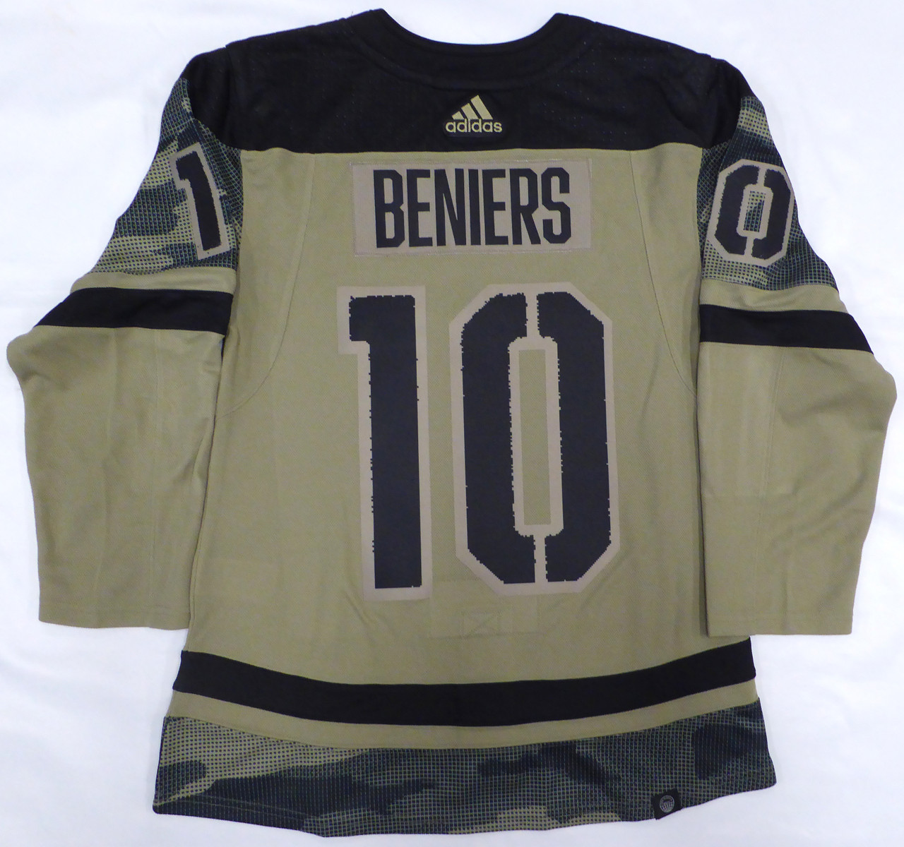 Beniers kraken jersey