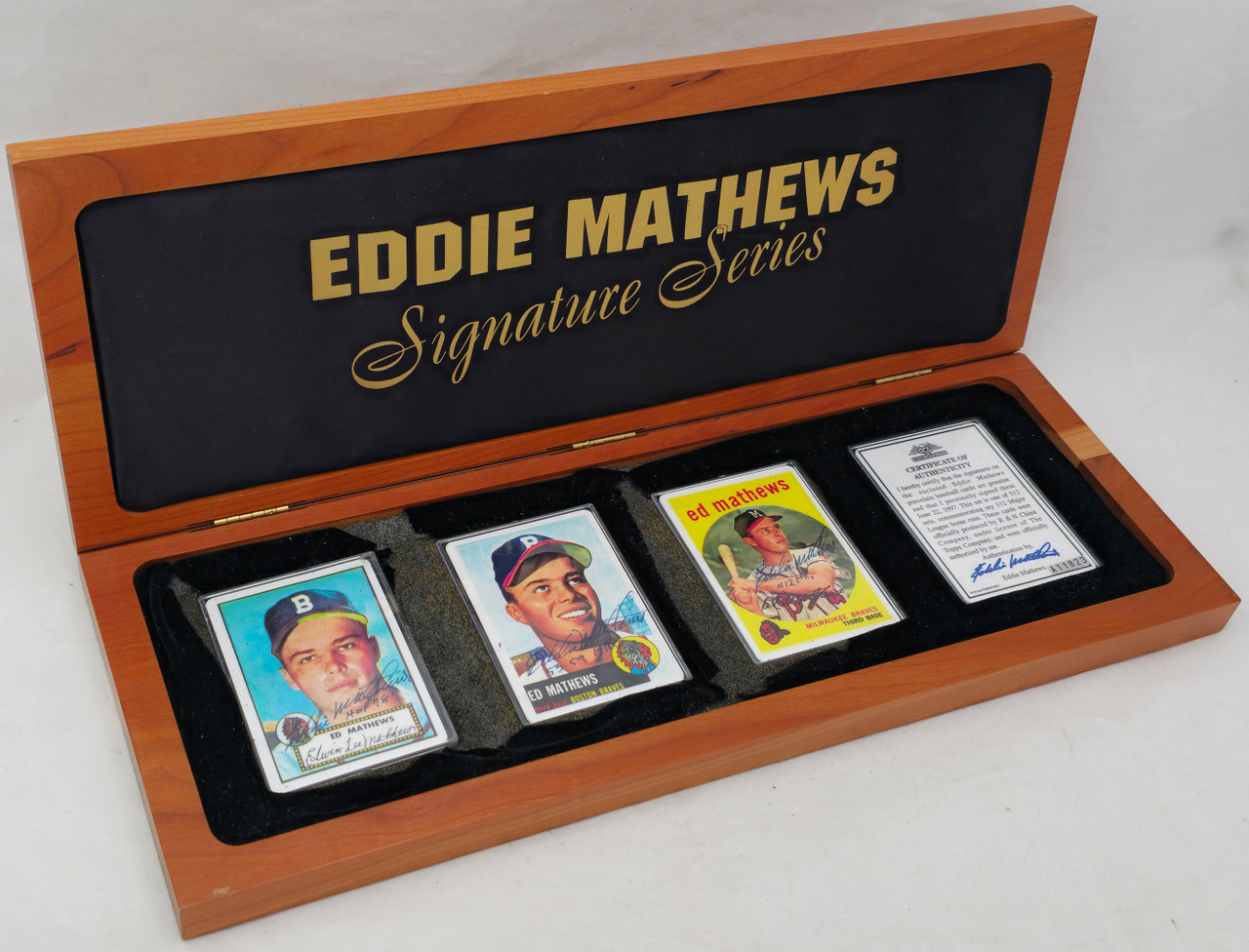Eddie Mathews Autographed Porcelain Baseball Card Set Milwaukee