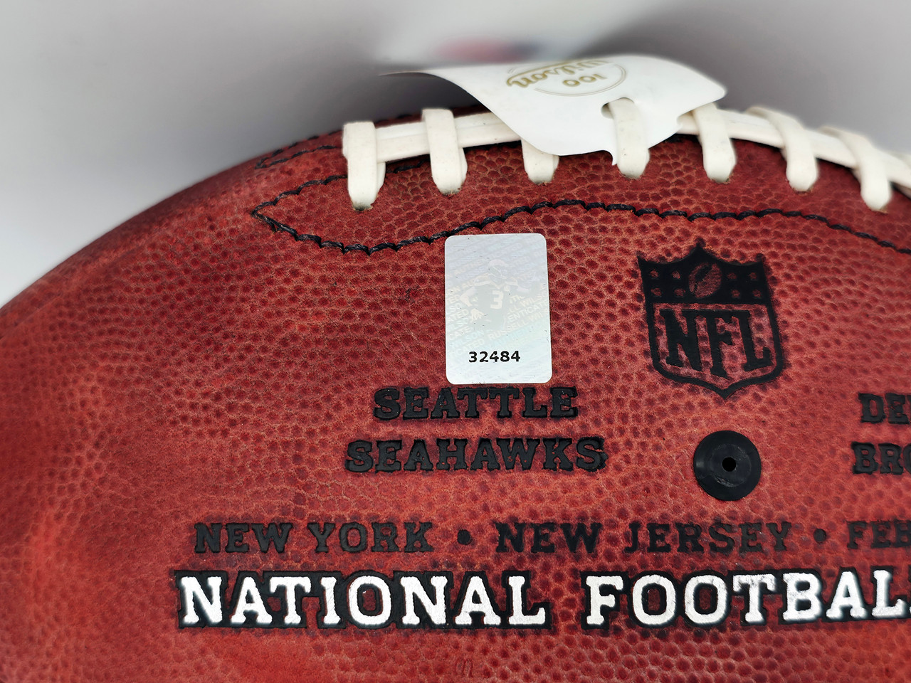 NFLスター選手・激レア❕10枚限定❕russell wilson 直書きサイン Russell Wilson Autographed Official NFL Leather Football