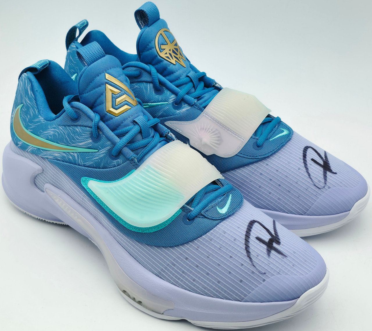 Giannis Antetokounmpo Autographed Freezing Time Dutch Blue Nike