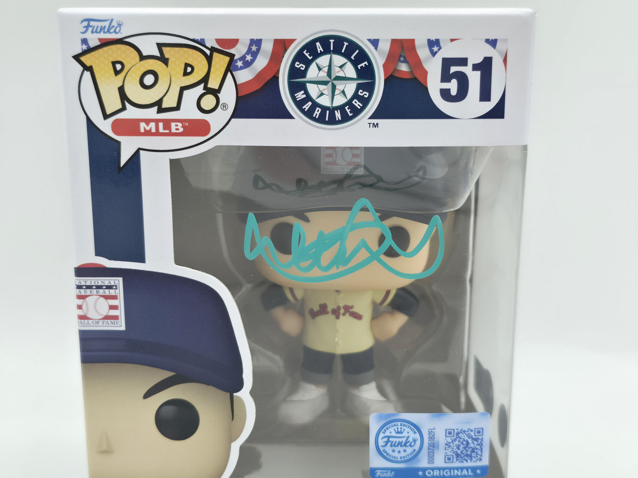 Ichiro Suzuki Autographed Hall of Fame Funko Pop #51 Seattle 