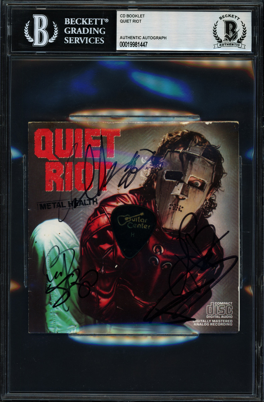 Quiet Riot 1st.2nd CD＋ブックレット・バッジ2個　収納box Quiet Riot 1st.2nd CD＋ブックレット・バッジ2個 収納box Quiet Riot