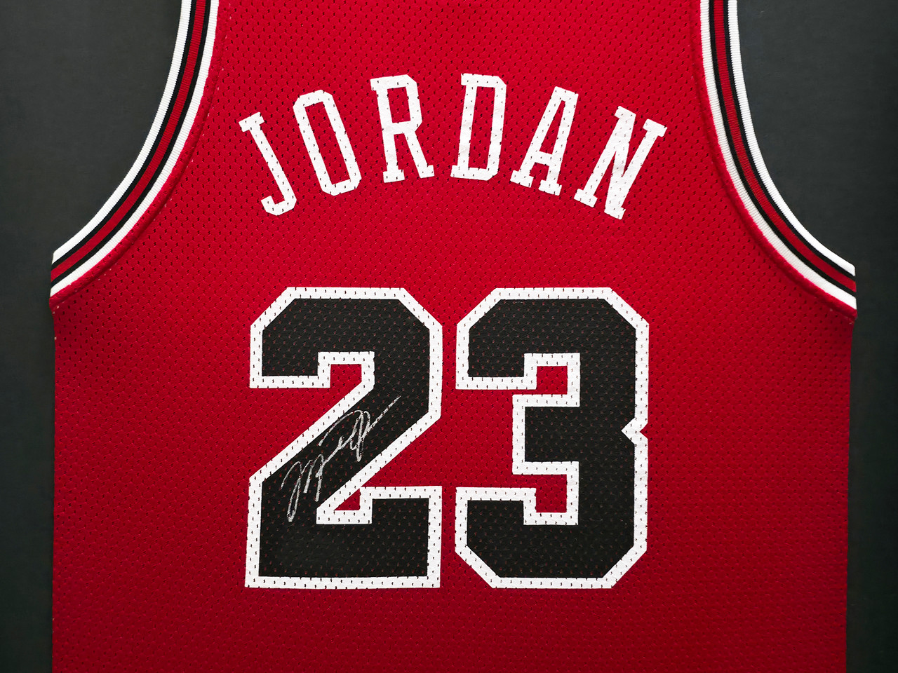 Chicago Bulls Michael Jordan Autographed Framed Red Jersey Beckett