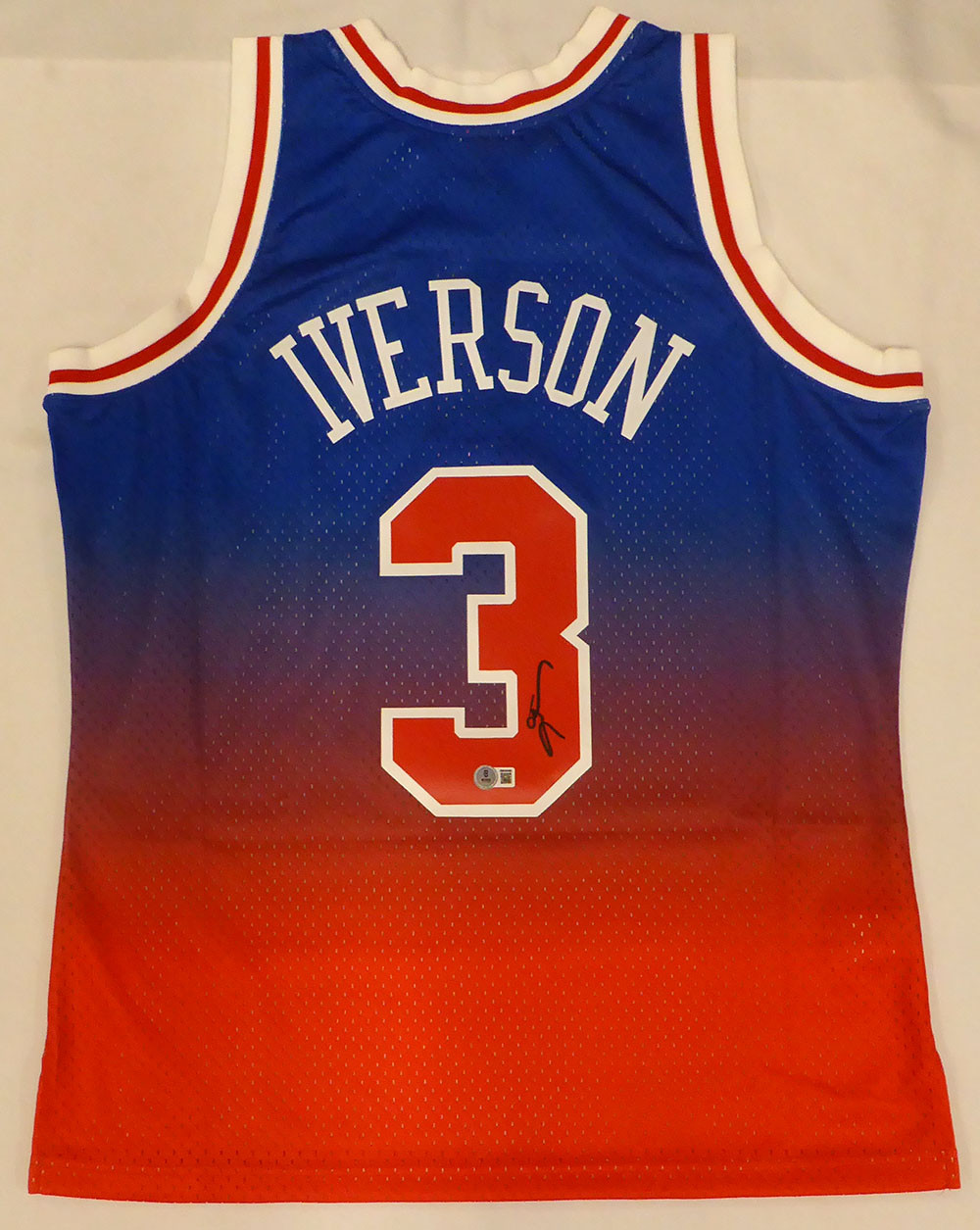 Phildelphia 76ers Allen Iverson Autographed Blue Authentic