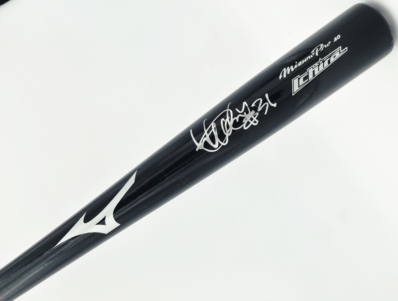 Ichiro Suzuki Autographed Mizuno Game Issued Game Bat 51 AD31