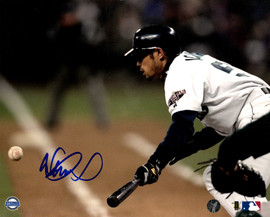 Ichiro Suzuki Autographed 16x20 Photo Seattle Mariners 262 Hit MLB Hit  Record IS Holo Stock #212177 - Mill Creek Sports