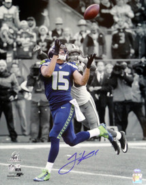 Jermaine Kearse Autographed 16x20 Photo Seattle Seahawks NFC Championship Spotlight MCS Holo Stock #106302