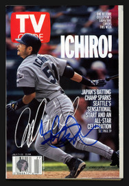Ichiro Suzuki Autographed 5x7.5 TV Guide Booklet Seattle Mariners IS Holo SKU #197522