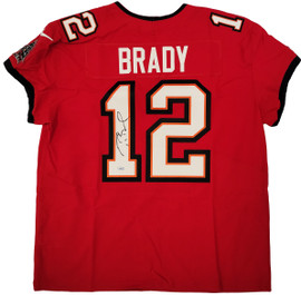 Tampa Bay Buccaneers Tom Brady Autographed Red Nike Vapor Elite Jersey Size 52 Fanatics Holo #B062630
