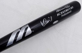 Salvador Perez Autographed Black Rawlings Pro Bat Kansas City Royals  Beckett BAS Witness Stock #216051 - Mill Creek Sports